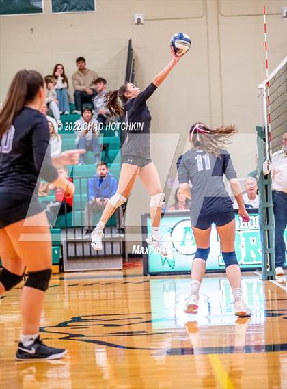 Thumbnail 3 in Le Roy vs Midlakes (NYSPHSAA C1/C2 State Qualifier Crossover) photogallery.