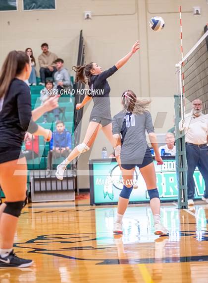 Thumbnail 1 in Le Roy vs Midlakes (NYSPHSAA C1/C2 State Qualifier Crossover) photogallery.