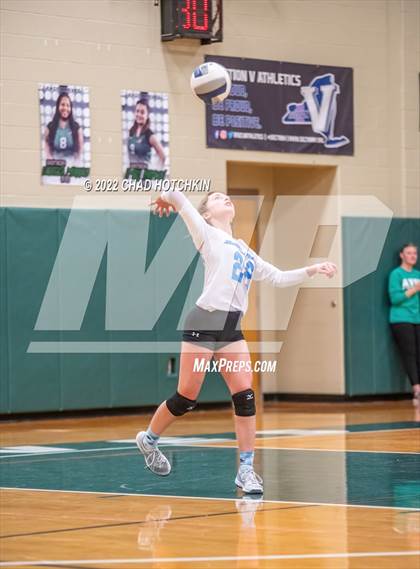Thumbnail 2 in Le Roy vs Midlakes (NYSPHSAA C1/C2 State Qualifier Crossover) photogallery.