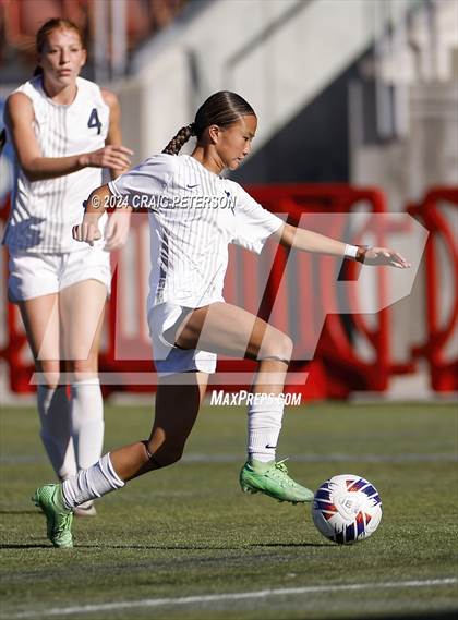 Thumbnail 1 in Snow Canyon vs. Timpanogos (UHSAA 4A Semifinal) photogallery.