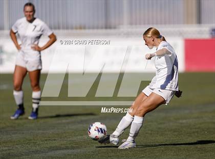 Thumbnail 2 in Snow Canyon vs. Timpanogos (UHSAA 4A Semifinal) photogallery.