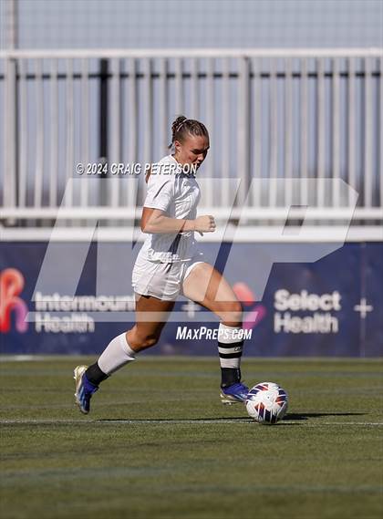 Thumbnail 3 in Snow Canyon vs. Timpanogos (UHSAA 4A Semifinal) photogallery.