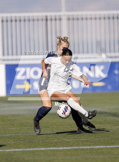 Thumbnail 3 in Snow Canyon vs. Timpanogos (UHSAA 4A Semifinal) photogallery.