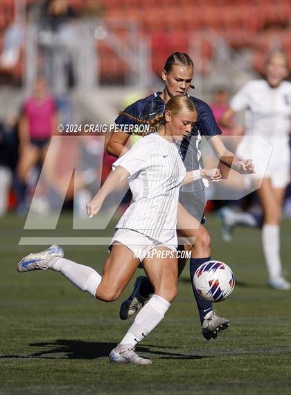 Thumbnail 3 in Snow Canyon vs. Timpanogos (UHSAA 4A Semifinal) photogallery.