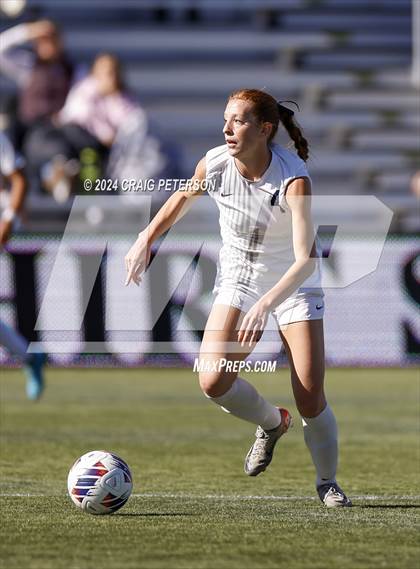 Thumbnail 3 in Snow Canyon vs. Timpanogos (UHSAA 4A Semifinal) photogallery.
