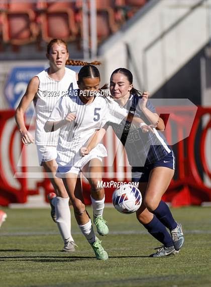 Thumbnail 2 in Snow Canyon vs. Timpanogos (UHSAA 4A Semifinal) photogallery.