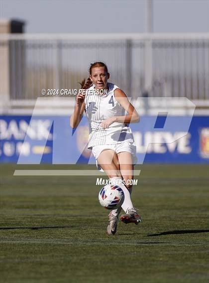 Thumbnail 1 in Snow Canyon vs. Timpanogos (UHSAA 4A Semifinal) photogallery.