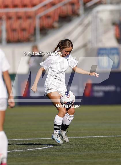 Thumbnail 3 in Snow Canyon vs. Timpanogos (UHSAA 4A Semifinal) photogallery.