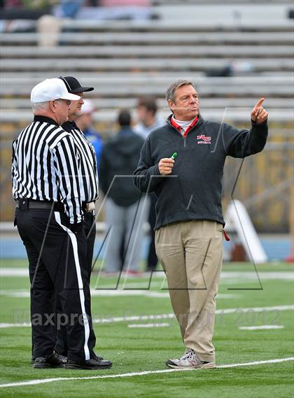 Thumbnail 1 in New Canaan vs. Windsor (CIAC Class L Semifinal) photogallery.