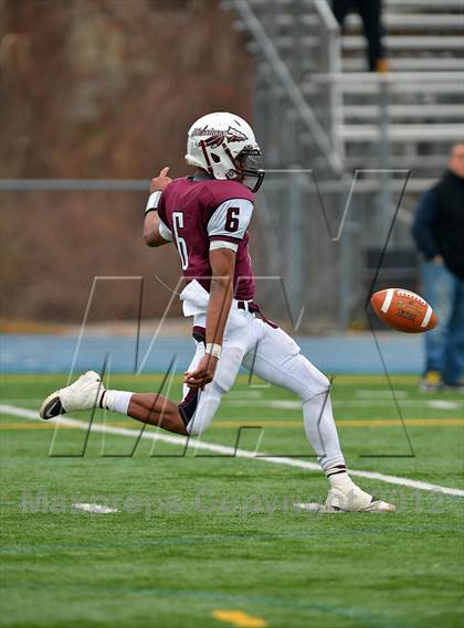 Thumbnail 1 in New Canaan vs. Windsor (CIAC Class L Semifinal) photogallery.