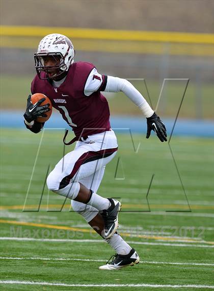 Thumbnail 3 in New Canaan vs. Windsor (CIAC Class L Semifinal) photogallery.