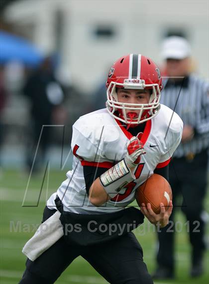 Thumbnail 2 in New Canaan vs. Windsor (CIAC Class L Semifinal) photogallery.