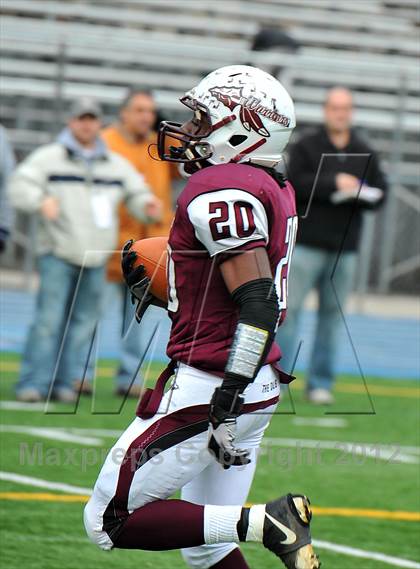 Thumbnail 3 in New Canaan vs. Windsor (CIAC Class L Semifinal) photogallery.