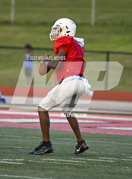 Thumbnail 3 in St. Xavier @ Colerain (Scrimmage) photogallery.