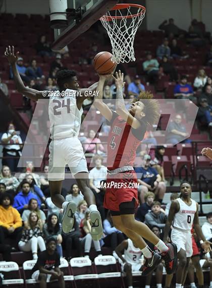 Thumbnail 2 in Long Island Lutheran vs. Berkmar (Arby's Classic) photogallery.