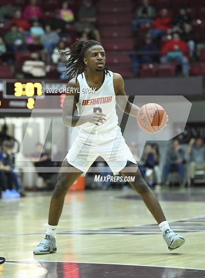 Thumbnail 2 in Long Island Lutheran vs. Berkmar (Arby's Classic) photogallery.