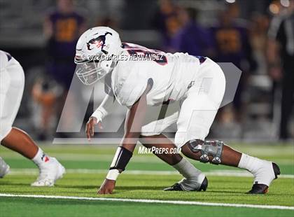 Thumbnail 3 in La Grange vs Madisonville (UIL 4A Division II Bi-District) photogallery.