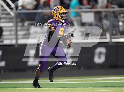 Thumbnail 1 in La Grange vs Madisonville (UIL 4A Division II Bi-District) photogallery.