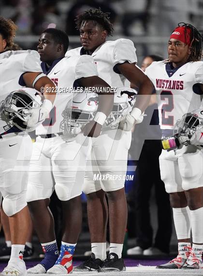 Thumbnail 2 in La Grange vs Madisonville (UIL 4A Division II Bi-District) photogallery.