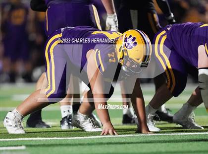 Thumbnail 1 in La Grange vs Madisonville (UIL 4A Division II Bi-District) photogallery.