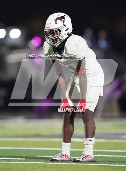 Thumbnail 2 in La Grange vs Madisonville (UIL 4A Division II Bi-District) photogallery.