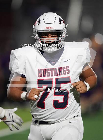 Thumbnail 2 in La Grange vs Madisonville (UIL 4A Division II Bi-District) photogallery.