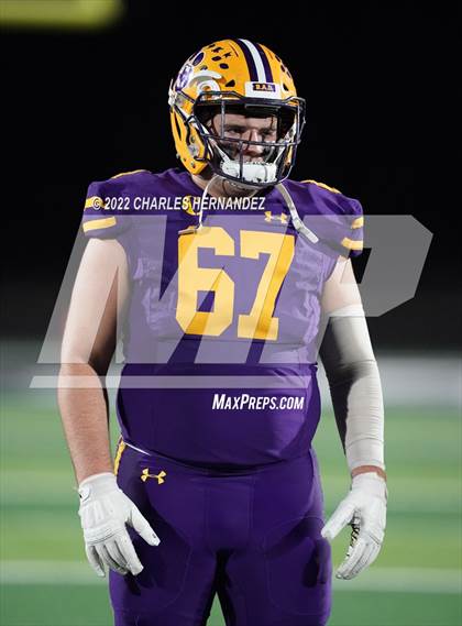 Thumbnail 3 in La Grange vs Madisonville (UIL 4A Division II Bi-District) photogallery.