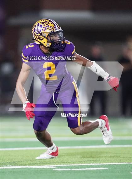 Thumbnail 3 in La Grange vs Madisonville (UIL 4A Division II Bi-District) photogallery.