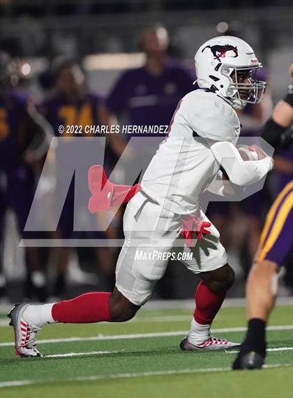Thumbnail 3 in La Grange vs Madisonville (UIL 4A Division II Bi-District) photogallery.