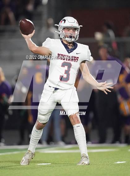 Thumbnail 3 in La Grange vs Madisonville (UIL 4A Division II Bi-District) photogallery.