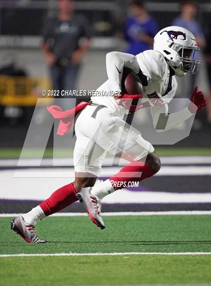 Thumbnail 2 in La Grange vs Madisonville (UIL 4A Division II Bi-District) photogallery.