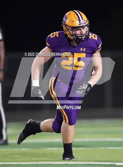 Thumbnail 3 in La Grange vs Madisonville (UIL 4A Division II Bi-District) photogallery.