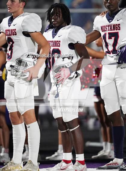Thumbnail 1 in La Grange vs Madisonville (UIL 4A Division II Bi-District) photogallery.