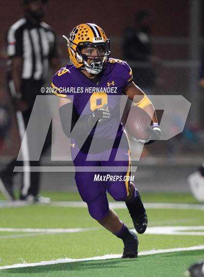 Thumbnail 3 in La Grange vs Madisonville (UIL 4A Division II Bi-District) photogallery.