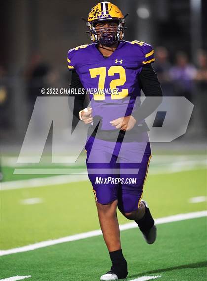 Thumbnail 3 in La Grange vs Madisonville (UIL 4A Division II Bi-District) photogallery.