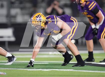 Thumbnail 3 in La Grange vs Madisonville (UIL 4A Division II Bi-District) photogallery.