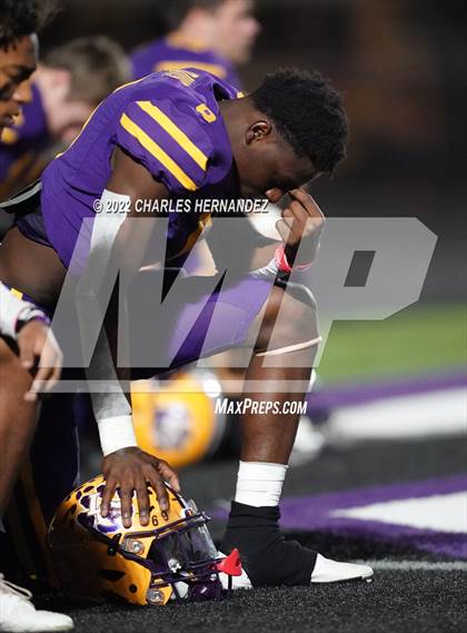 Thumbnail 1 in La Grange vs Madisonville (UIL 4A Division II Bi-District) photogallery.