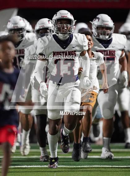 Thumbnail 1 in La Grange vs Madisonville (UIL 4A Division II Bi-District) photogallery.