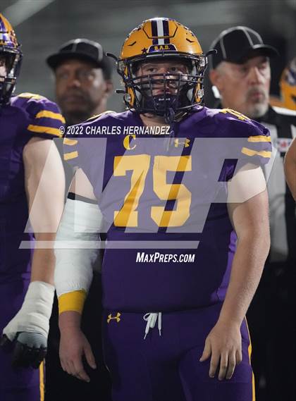 Thumbnail 2 in La Grange vs Madisonville (UIL 4A Division II Bi-District) photogallery.