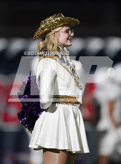 Thumbnail 2 in La Grange vs Madisonville (UIL 4A Division II Bi-District) photogallery.