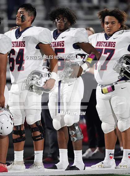 Thumbnail 3 in La Grange vs Madisonville (UIL 4A Division II Bi-District) photogallery.