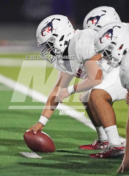 Thumbnail 2 in La Grange vs Madisonville (UIL 4A Division II Bi-District) photogallery.