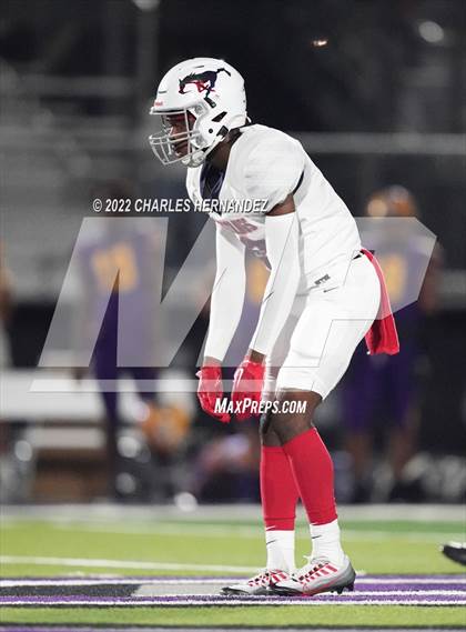 Thumbnail 2 in La Grange vs Madisonville (UIL 4A Division II Bi-District) photogallery.
