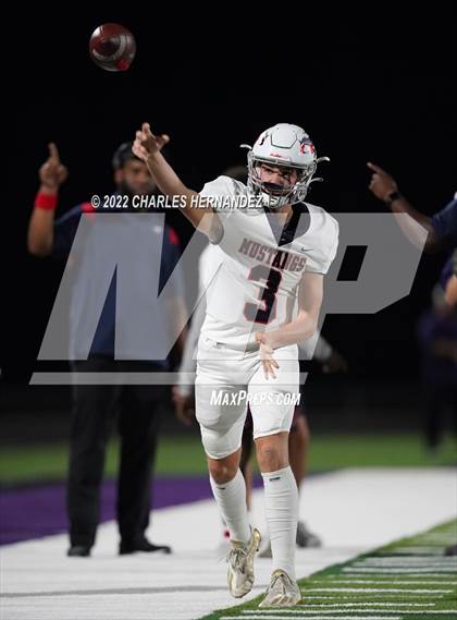 Thumbnail 1 in La Grange vs Madisonville (UIL 4A Division II Bi-District) photogallery.