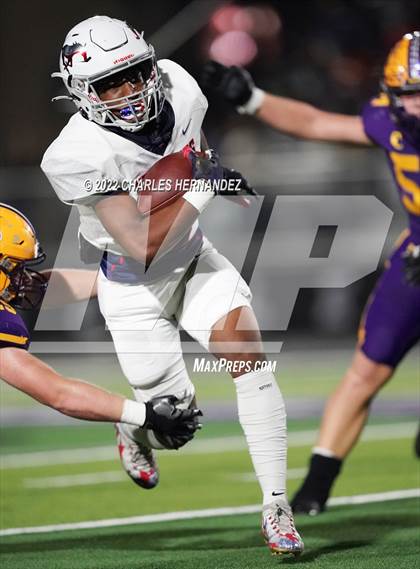 Thumbnail 1 in La Grange vs Madisonville (UIL 4A Division II Bi-District) photogallery.