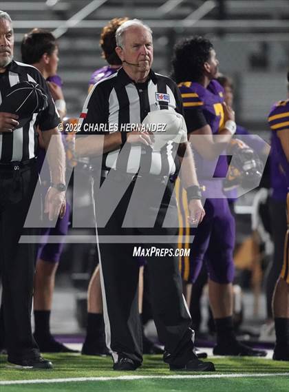 Thumbnail 1 in La Grange vs Madisonville (UIL 4A Division II Bi-District) photogallery.