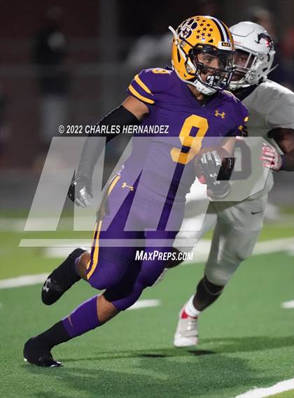 Thumbnail 1 in La Grange vs Madisonville (UIL 4A Division II Bi-District) photogallery.