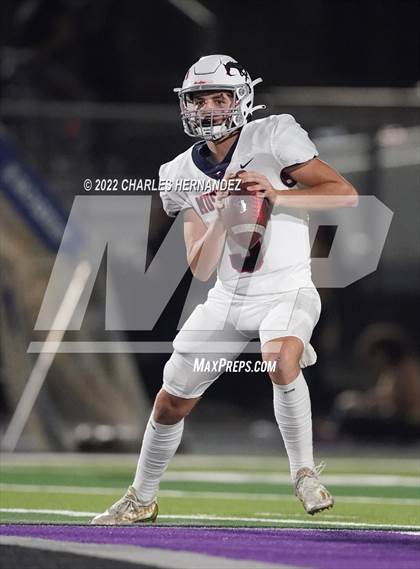 Thumbnail 1 in La Grange vs Madisonville (UIL 4A Division II Bi-District) photogallery.