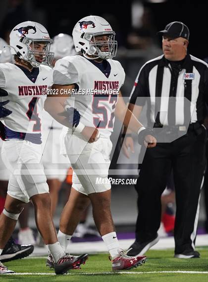 Thumbnail 2 in La Grange vs Madisonville (UIL 4A Division II Bi-District) photogallery.
