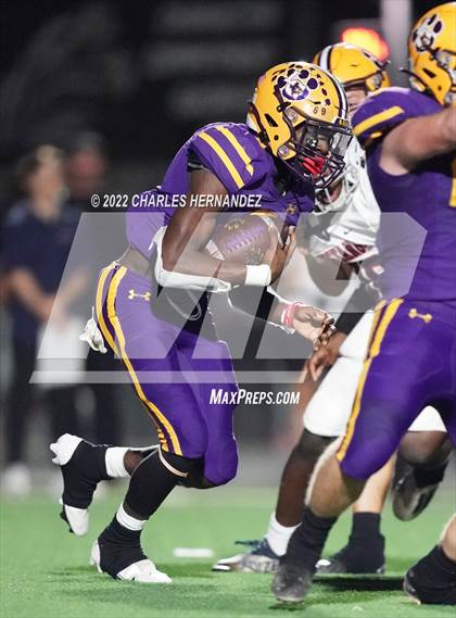 Thumbnail 2 in La Grange vs Madisonville (UIL 4A Division II Bi-District) photogallery.